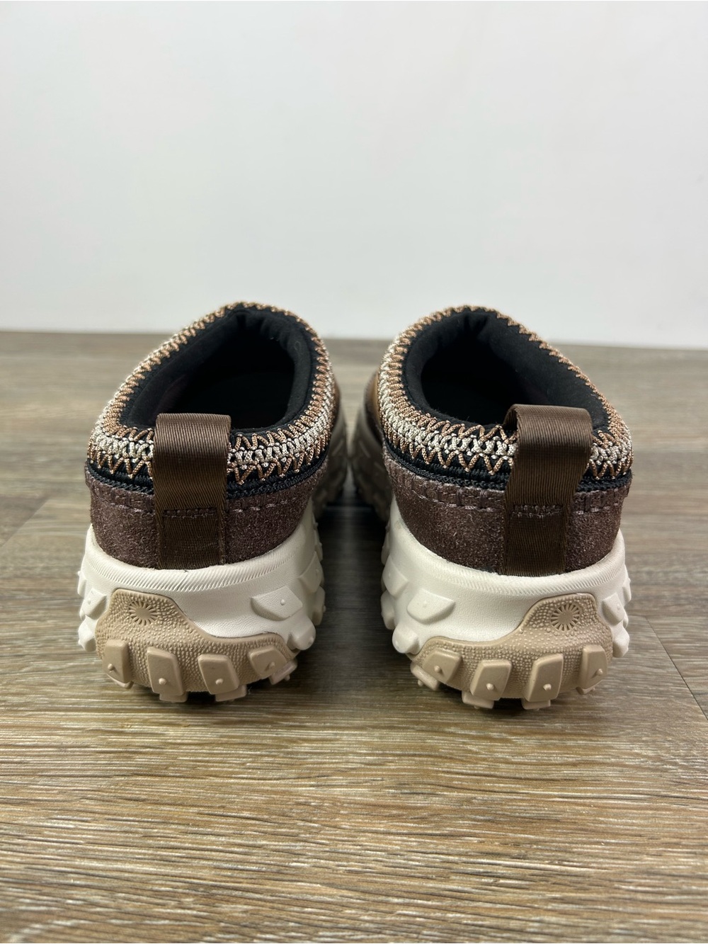 UGG | All-Gender Venture Daze Clog Slip on Platform Shoes New - Picture 7 of 11